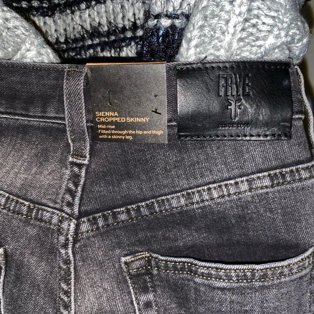 FRYE Black Cropped/Ankle Skinny Sienna Jeans, Button Fly, Mid-rise, Size 4 - Picture 5 of 5